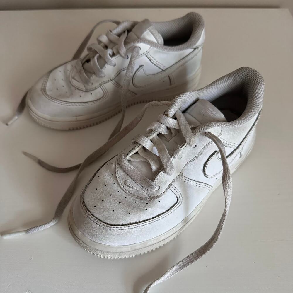 Nike Air Force AF-1 Low Kids 10C Athletic Shoe White Lace Up Sneaker 314193-117 - Picture 2 of 7